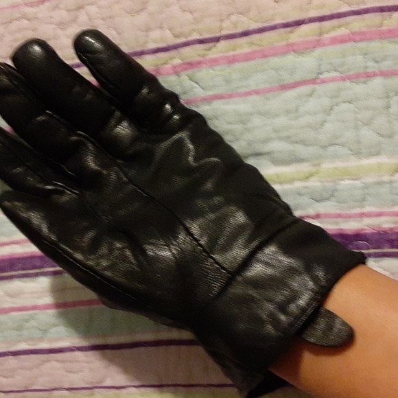Ladies black leather dress gloves - Picture 4 of 16